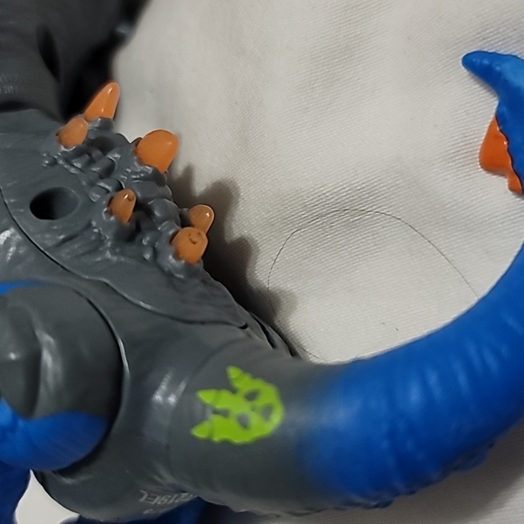 Wow Wee Untamed Radioactive Triceratops - Rampage (Blue) - Interactive Toy - Picture 8 of 8